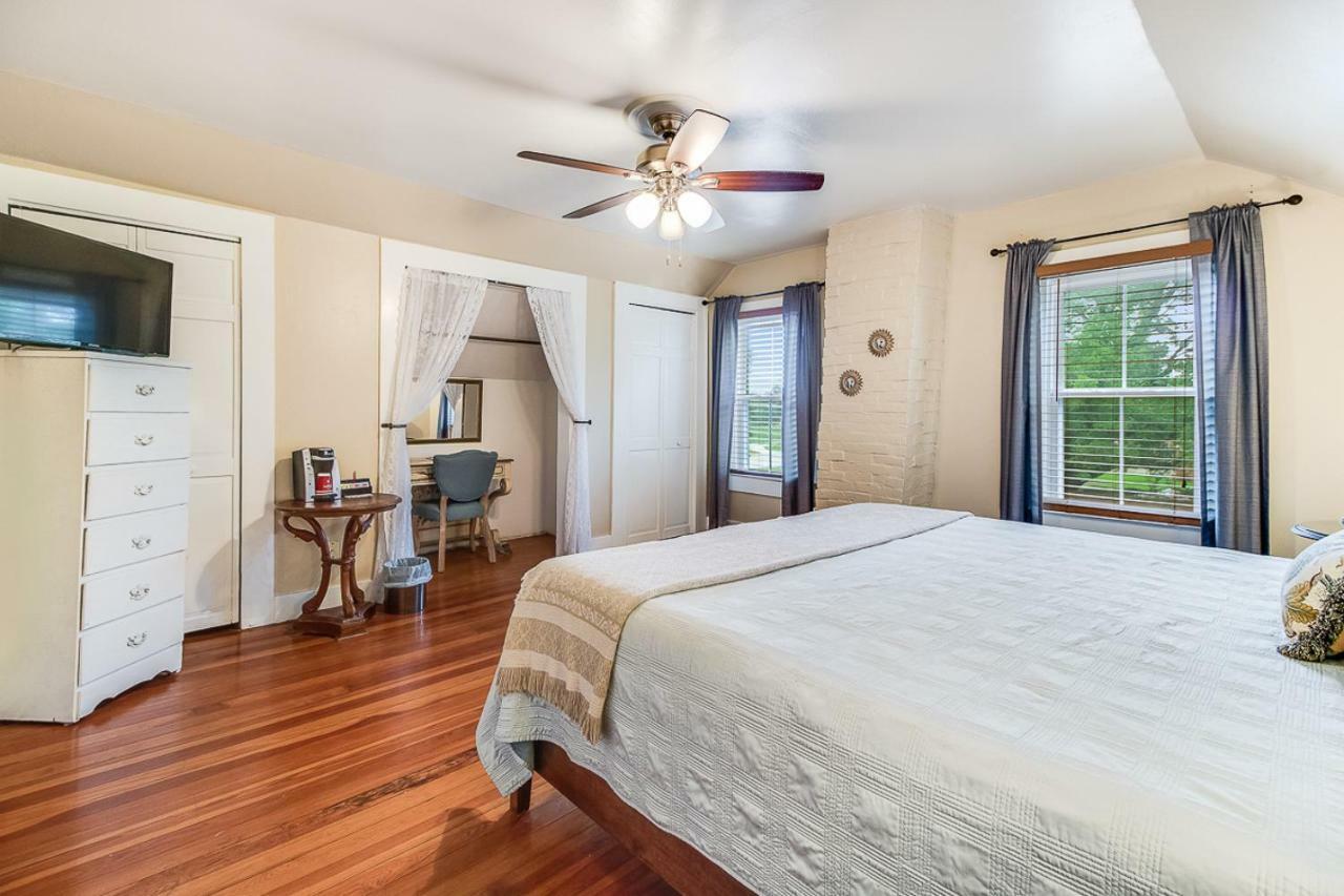 T'Frere'S Bed & Breakfast Lafayette Esterno foto
